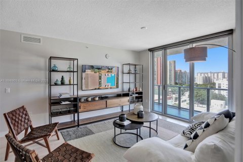 Condo in Sunny Isles Beach, Florida, 2 bedrooms № 2015068 - photo 4