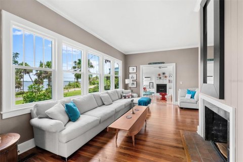 House in Cocoa, Florida 5 bedrooms, 308.06 sq.m. № 1909270 - photo 12