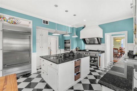 House in Cocoa, Florida 5 bedrooms, 308.06 sq.m. № 1909270 - photo 16