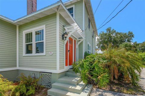 House in Cocoa, Florida 5 bedrooms, 308.06 sq.m. № 1909270 - photo 8