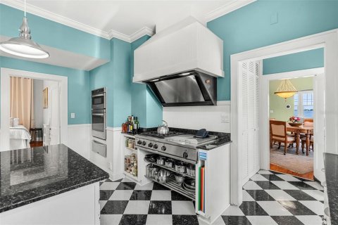 House in Cocoa, Florida 5 bedrooms, 308.06 sq.m. № 1909270 - photo 15