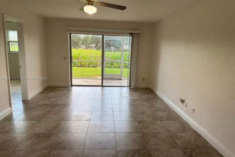 Condo in Davie, Florida, 2 bedrooms  № 1956869 - photo 6