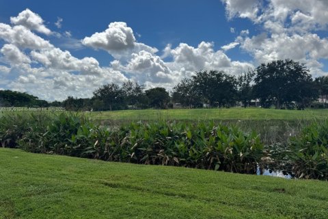 Condo in Davie, Florida, 2 bedrooms  № 1956869 - photo 2