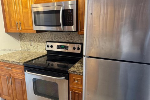 Condo in Davie, Florida, 2 bedrooms  № 1956869 - photo 3