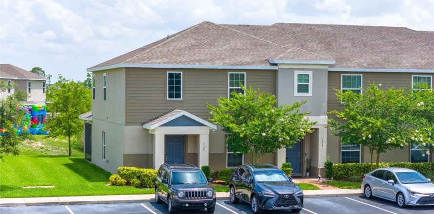Townhouse in Davenport, Florida 4 bedrooms, 187.11 sq.m. № 1782699
