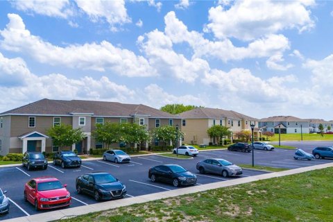 Townhouse in Davenport, Florida 4 bedrooms, 187.11 sq.m. № 1782699 - photo 9