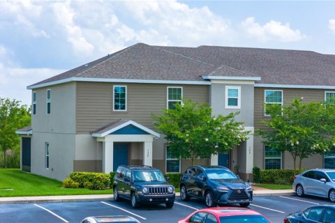 Townhouse in Davenport, Florida 4 bedrooms, 187.11 sq.m. № 1782699 - photo 4