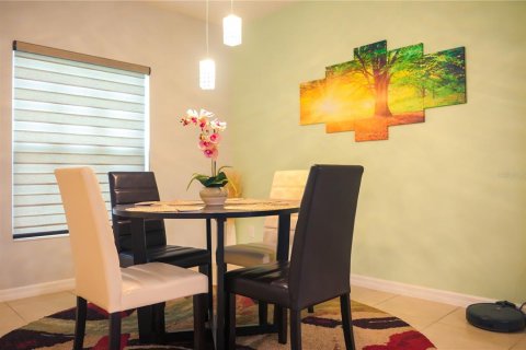 Townhouse in Davenport, Florida 4 bedrooms, 187.11 sq.m. № 1782699 - photo 27
