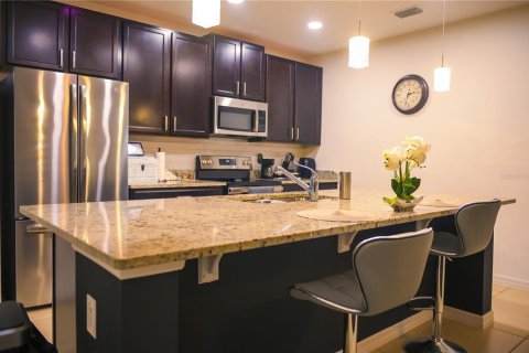 Townhouse in Davenport, Florida 4 bedrooms, 187.11 sq.m. № 1782699 - photo 21