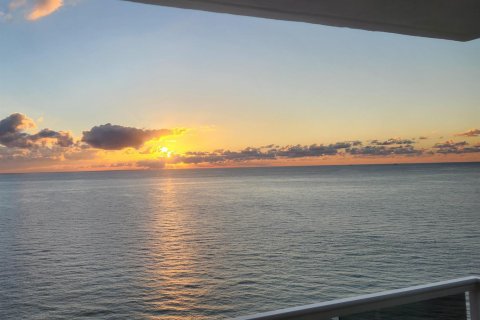 Condominio en venta en Fort Lauderdale, Florida, 2 dormitorios, 116.13 m2 № 2317840 - foto 2
