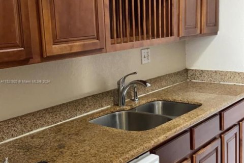 Купить кондоминиум в Норт-Майами, Флорида 2 спальни, 89.46м2, № 1984970 - фото 6