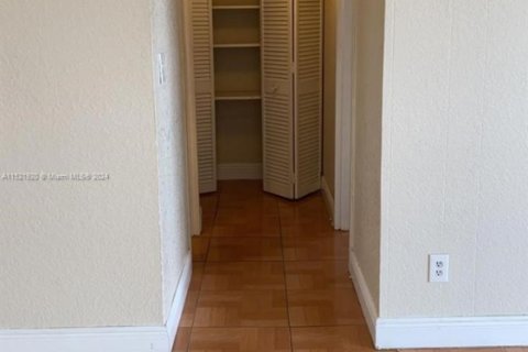 Купить кондоминиум в Норт-Майами, Флорида 2 спальни, 89.46м2, № 1984970 - фото 9