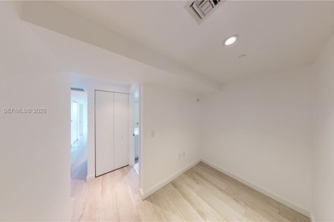 Condominio en alquiler en Miami, Florida, 1 dormitorio, 72.09 m2 № 2046830 - foto 18