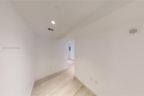 Condominio en alquiler en Miami, Florida, 1 dormitorio, 72.09 m2 № 2046830 - foto 17