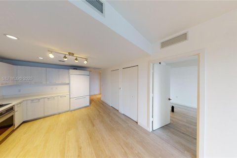 Condominio en alquiler en Miami, Florida, 1 dormitorio, 72.09 m2 № 2046830 - foto 6