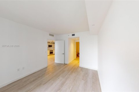 Condominio en alquiler en Miami, Florida, 1 dormitorio, 72.09 m2 № 2046830 - foto 10