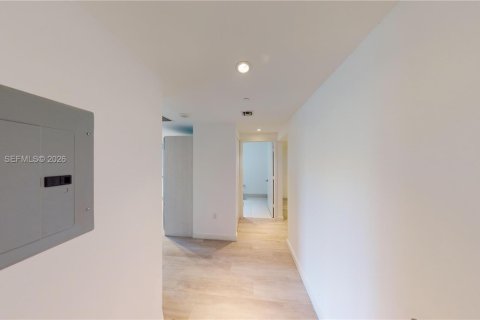 Condominio en alquiler en Miami, Florida, 1 dormitorio, 72.09 m2 № 2046830 - foto 15