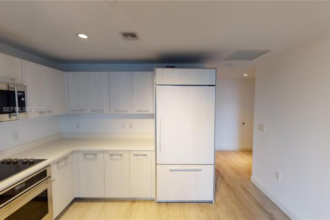 Condominio en Miami, Florida, 1 dormitorio  № 2046830