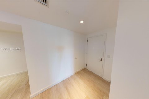 Condominio en alquiler en Miami, Florida, 1 dormitorio, 72.09 m2 № 2046830 - foto 14