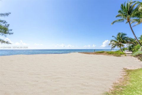 Casa en venta en Golden Beach, Florida, 7 dormitorios, 847.36 m2 № 2243060 - foto 20