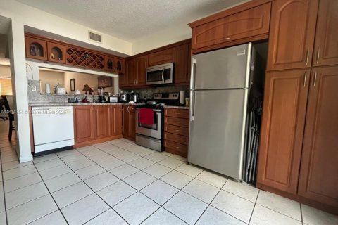 Condo in Miami, Florida, 2 bedrooms  № 2022849