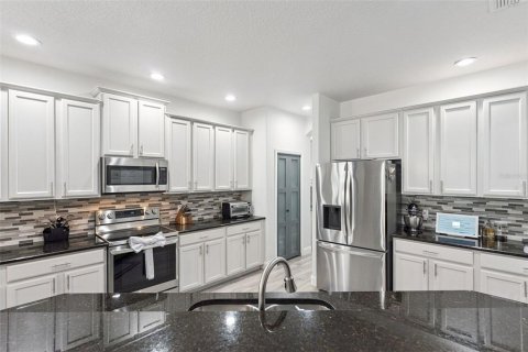 Casa en venta en Orlando, Florida, 5 dormitorios, 272.2 m2 № 2209637 - foto 19
