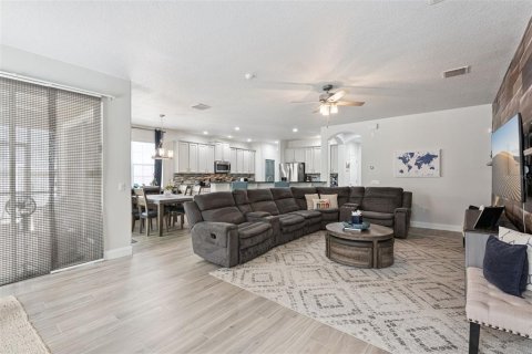 Casa en venta en Orlando, Florida, 5 dormitorios, 272.2 m2 № 2209637 - foto 14
