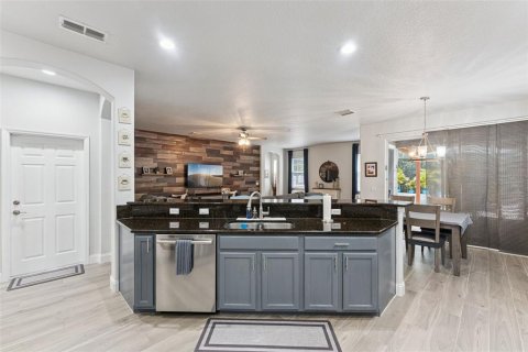 Casa en venta en Orlando, Florida, 5 dormitorios, 272.2 m2 № 2209637 - foto 16