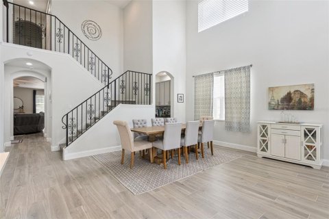 Casa en venta en Orlando, Florida, 5 dormitorios, 272.2 m2 № 2209637 - foto 9