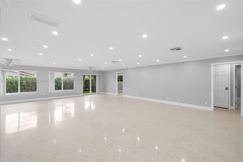 Casa en venta en Fort Lauderdale, Florida, 4 dormitorios, 237.64 m2 № 2000598 - foto 5