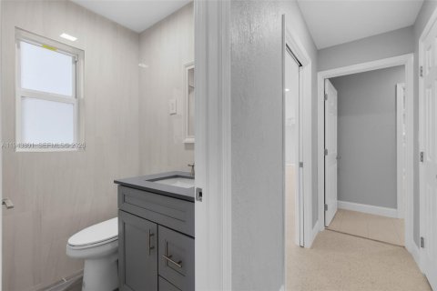Casa en venta en Fort Lauderdale, Florida, 4 dormitorios, 237.64 m2 № 2000598 - foto 23