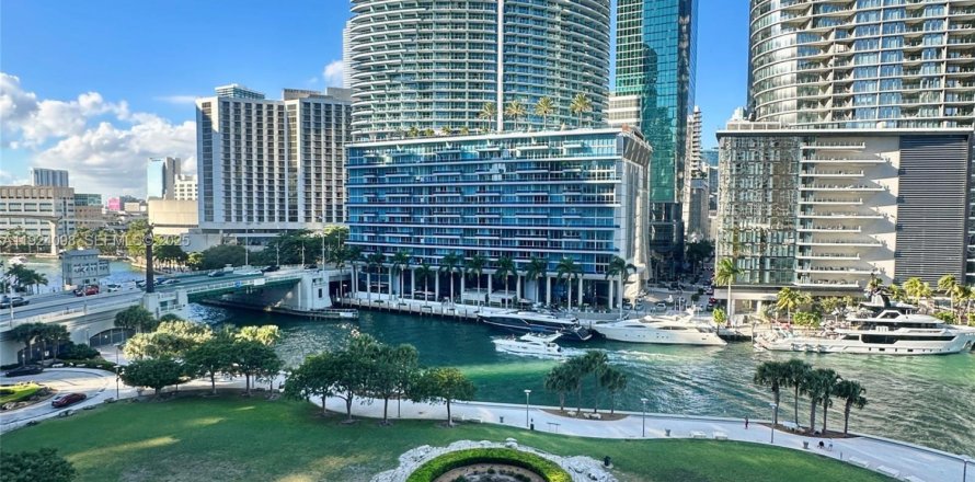 Студия в кондо в Майами, Флорида № 1982494