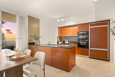 Condo in Hallandale Beach, Florida, 2 bedrooms  № 1923388 - photo 28