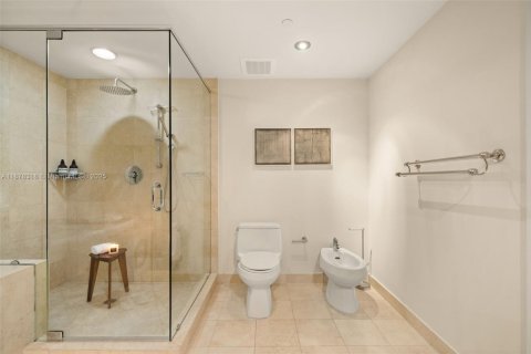 Condo in Hallandale Beach, Florida, 2 bedrooms  № 1923388 - photo 13
