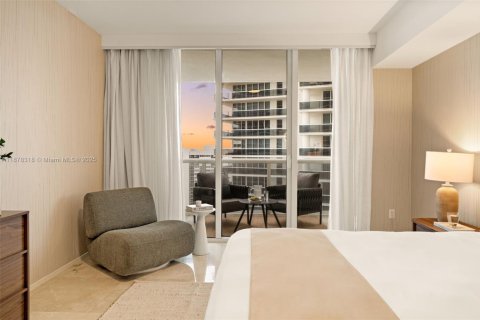 Condo in Hallandale Beach, Florida, 2 bedrooms  № 1923388 - photo 10