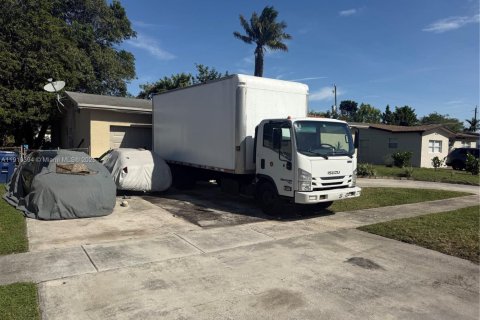 Casa en venta en Lauderhill, Florida, 3 dormitorios, 174.47 m2 № 1970348 - foto 3