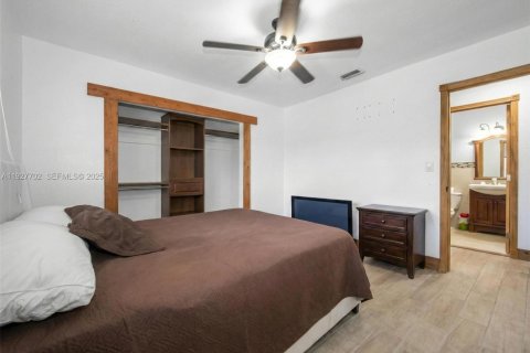 Casa en venta en Miami, Florida, 3 dormitorios, 143.63 m2 № 1988238 - foto 21
