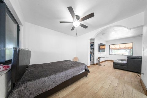 Casa en venta en Miami, Florida, 3 dormitorios, 143.63 m2 № 1988238 - foto 25