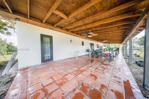 Casa en venta en Miami, Florida, 3 dormitorios, 143.63 m2 № 1988238 - foto 28