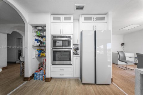 Casa en venta en Miami, Florida, 3 dormitorios, 143.63 m2 № 1988238 - foto 12