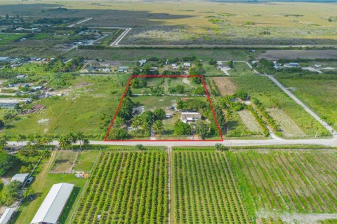 Casa en venta en Miami, Florida, 3 dormitorios, 143.63 m2 № 1988238 - foto 1