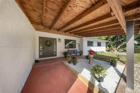 Casa en venta en Miami, Florida, 3 dormitorios, 143.63 m2 № 1988238 - foto 4