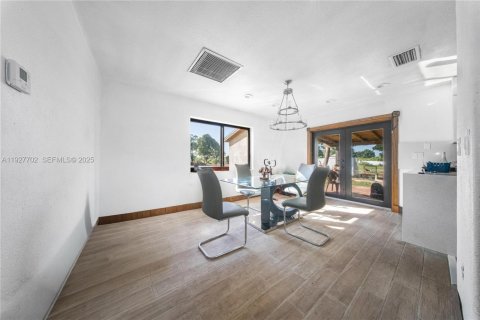 Casa en venta en Miami, Florida, 3 dormitorios, 143.63 m2 № 1988238 - foto 13