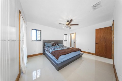 Casa en venta en Miami, Florida, 3 dormitorios, 143.63 m2 № 1988238 - foto 18