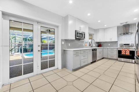 Villa ou maison à vendre à Hollywood, Floride: 4 chambres, 237.46 m2 № 1950096 - photo 20