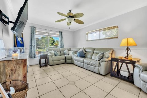 Villa ou maison à vendre à Hollywood, Floride: 4 chambres, 237.46 m2 № 1950096 - photo 16