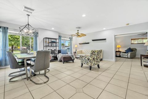 Villa ou maison à vendre à Hollywood, Floride: 4 chambres, 237.46 m2 № 1950096 - photo 11
