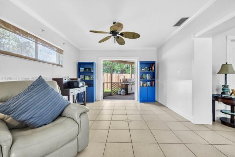 Villa ou maison à vendre à Hollywood, Floride: 4 chambres, 237.46 m2 № 1950096 - photo 17