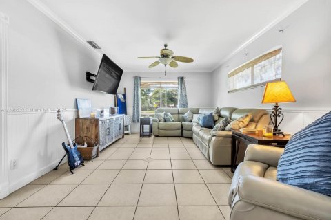 Villa ou maison à vendre à Hollywood, Floride: 4 chambres, 237.46 m2 № 1950096 - photo 15