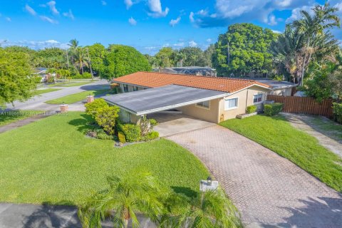 Villa ou maison à vendre à Hollywood, Floride: 4 chambres, 237.46 m2 № 1950096 - photo 3